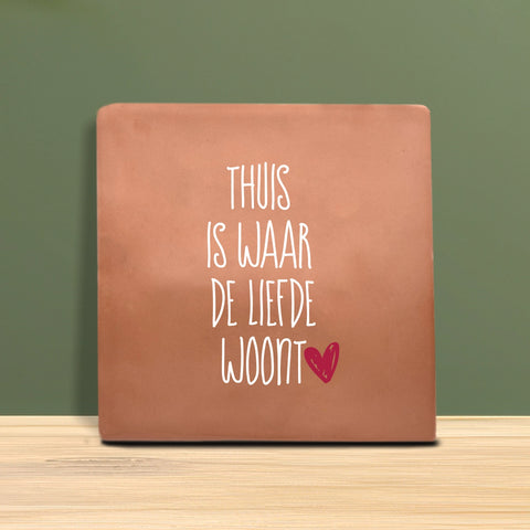 Kachel mit Text – Liebe sagt nie auf Wiedersehen.