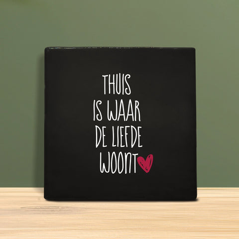 Kachel mit Text – Liebe sagt nie auf Wiedersehen.